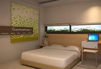 Grandmas Plus Hotel Seminyak Endonezya